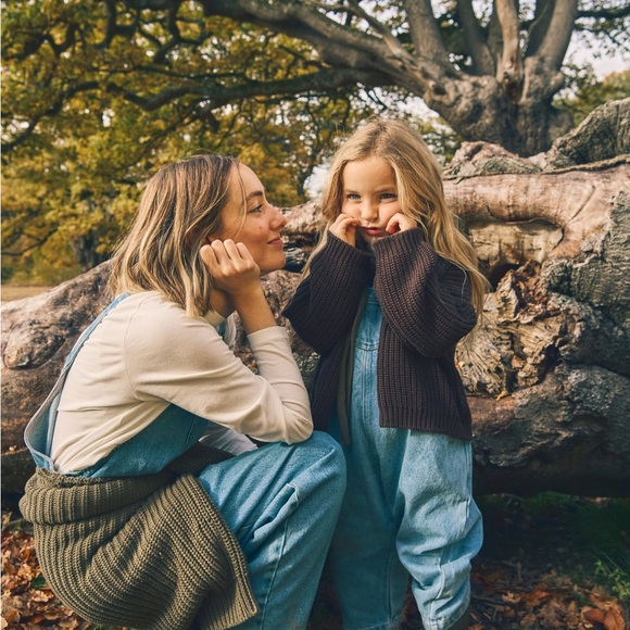 Simple Folk Cardigan - Picture 5 of 13